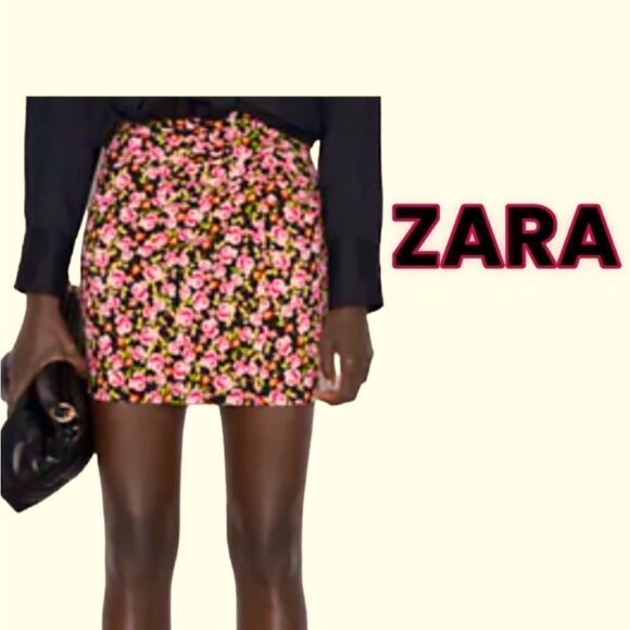 ZARA FLORAL MINI SKIRT - Picture 1 of 7
